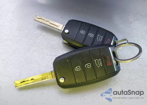 2017 Kia Sorento 2.4L Lx z USA, uszkodzony, nr VIN 5XYPG4A3XHG217779